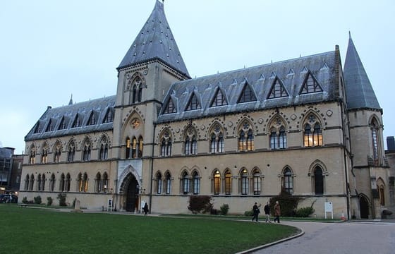 All Inclusive Private Tour of Oxford and Warwick Castle with Pass