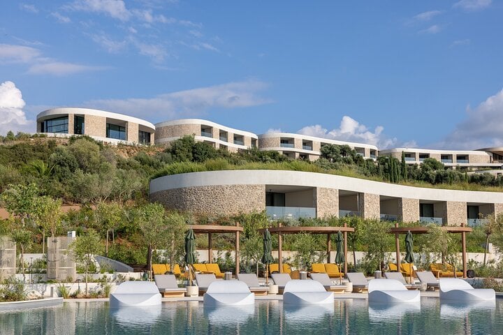 Private Transfer from Athens to Costa Navarino 5