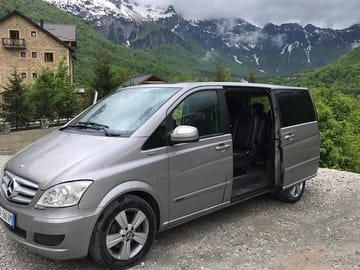 Luxury Minivan Mercedes Benz Viano 8 seater
