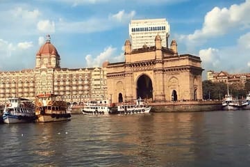 Cultural Tour of Mumbai: Caves, Markets, and Art Experiences
