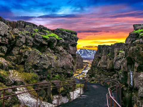From Reykjavik: Golden Circle & Lagoon Full Day Small Group guided in Chinese冰岛黄金圈+蓝湖温泉中文一日精品团, photo 5