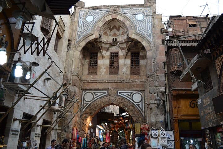 Private Visit to Cairo’s Khan el Khalili Market with Local dish
