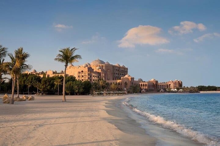 Abu Dhabi Half Day Tour Grand Mosque Emirates Palace and Corniche 5