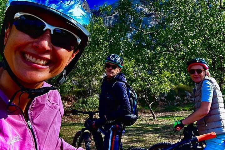 Aix eBike &amp; intimate groups
