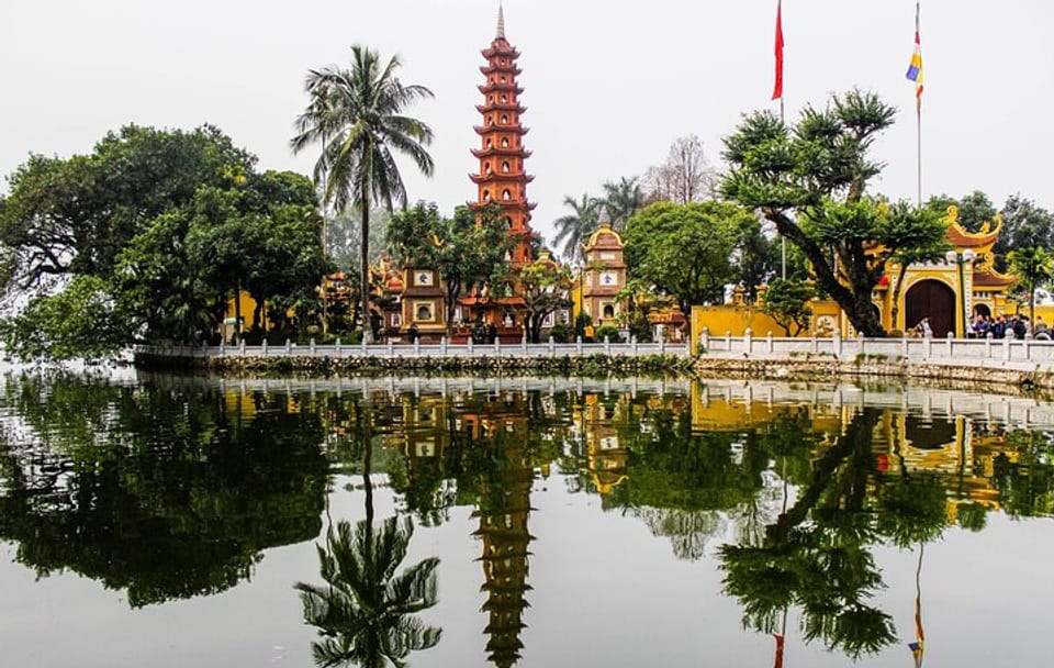 Walking Tour of Hanoi's Old Quarter: Culture and History