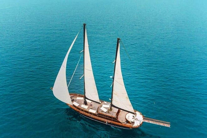 Athens cruise: Agistri, Moni/Metopi, Aegina with lunch & drinks