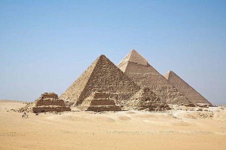 Tour to Pyramids & The Egyptian Museum