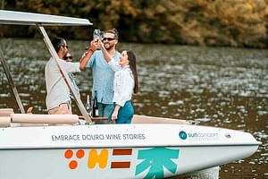 Pinhão: Private 1h Solar Boat Tour - Wine Tasting Included