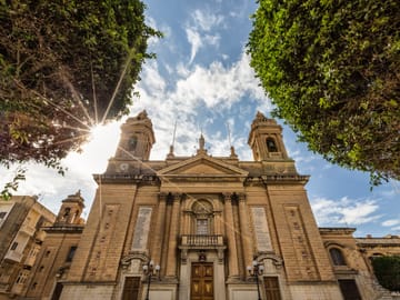Afternoon Valletta Harbour Cruise and Free Time In Sliema (Including Guide and Transport)