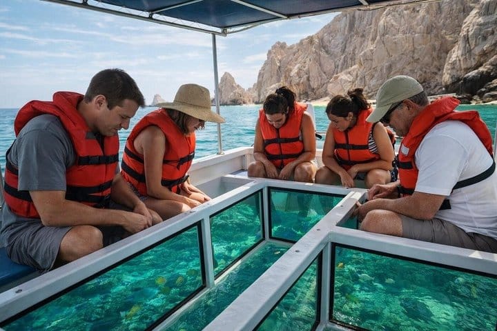 Private Glass Bottom Boat Tour to El Arco and Lover's Beach 2