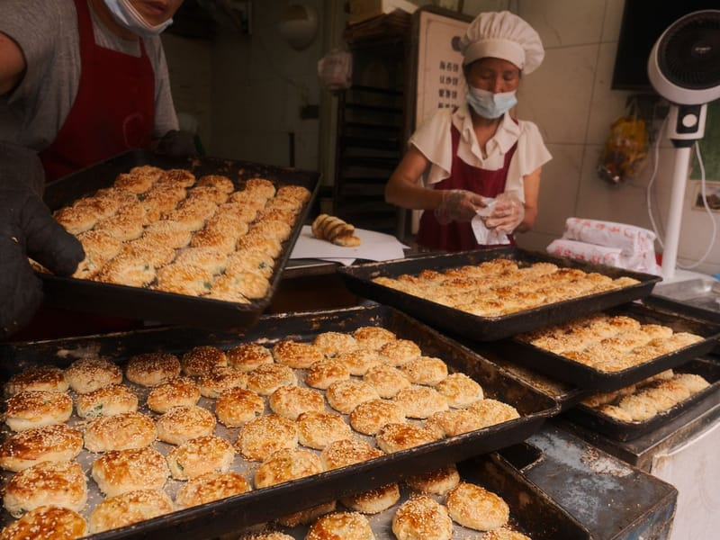 Huangshan Huizhou Pastry and Maodoufu Food Class with English Guide