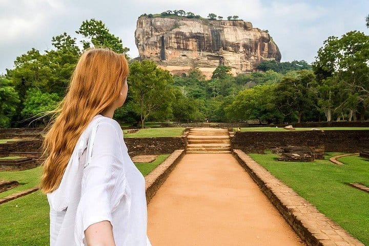 11 Days Tour Of Taprobane