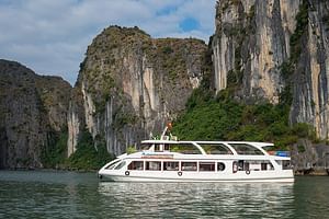 PREMIUM Day Cruise in Halong Bay: Buffet Lunch and Sunset Party