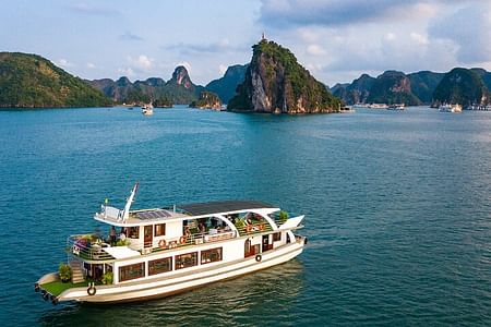 Luxury Wonder Bay Cruise Tour in Halong Bay – Small Group Experience