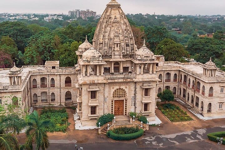 Aurangabad to Vadodara: Explore the Man-made Wonder of India