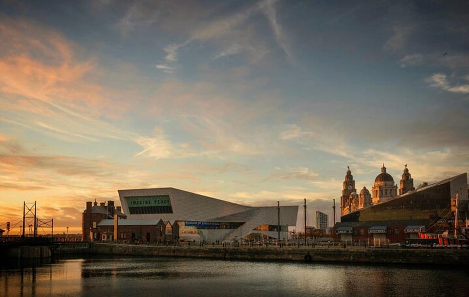 Liverpool City Tour from Manchester: 7-Hour Guided Experience