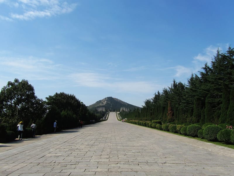 Xi'an: Qianling Mausoleum & Tang Imperial History Private Day Trip