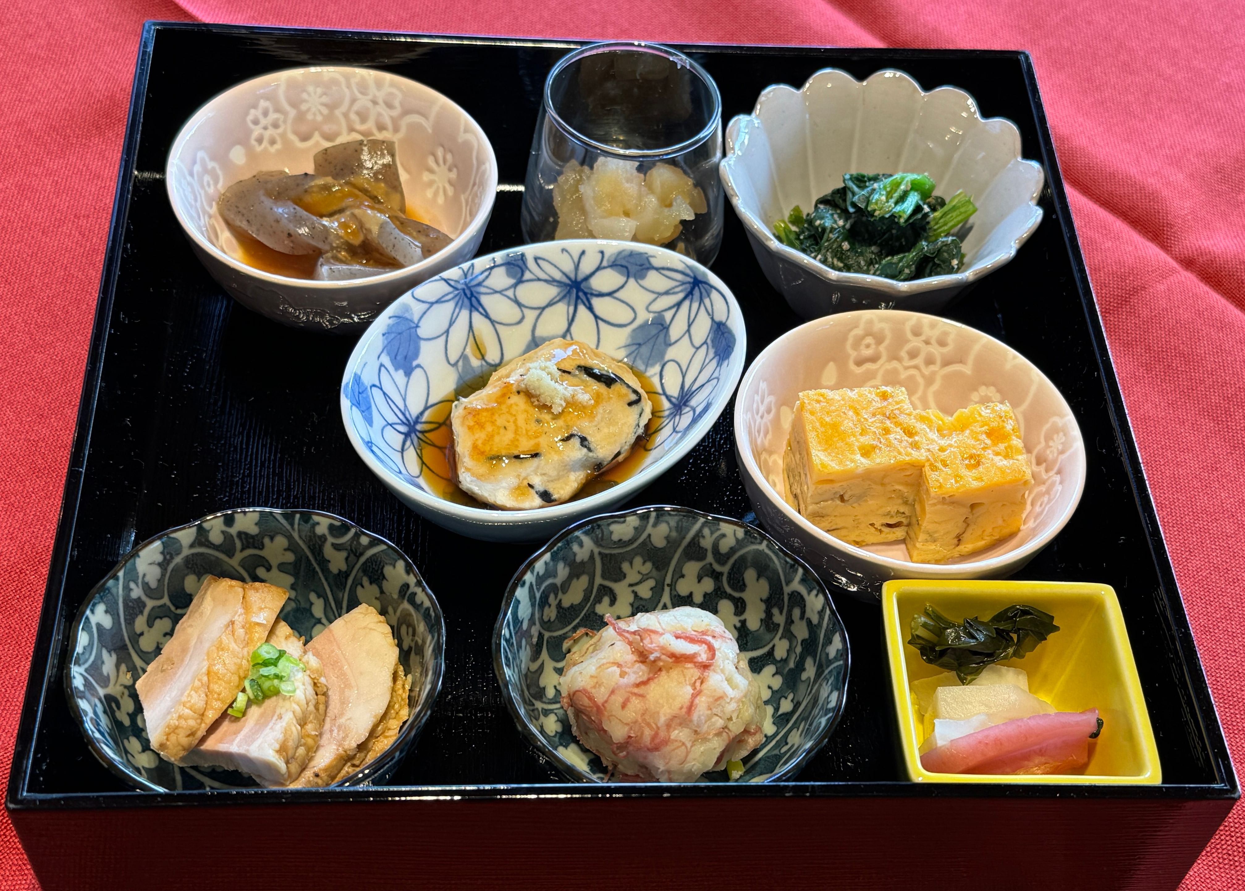Do-it-yourself Lunch with Local Dishes & Rice Ball Making in YANAKA