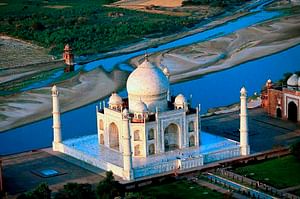 5-Days Luxury Private  Golden Triangle Tour from Delhi Includes,Hotel,Guide & On Board WiFi