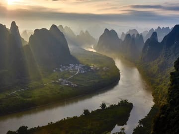 One-Day Yangshuo and Li River Highlights Tour