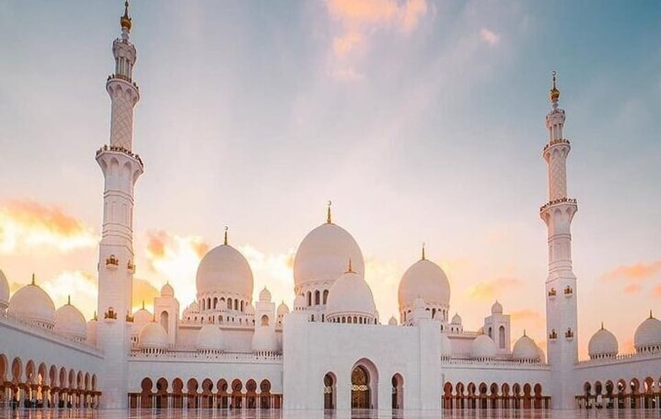 Dubai To Abu Dhabi: Grand Mosque, Royal Palace & Etihad Towers