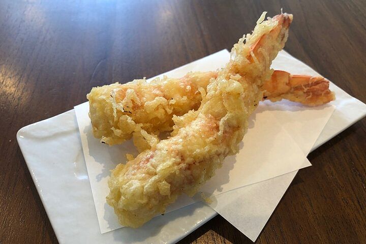 A Japanese food experience plan in Sapporo where you can enjoy tempura and 3 types of Hokkaido-only sake along with a soba making experience