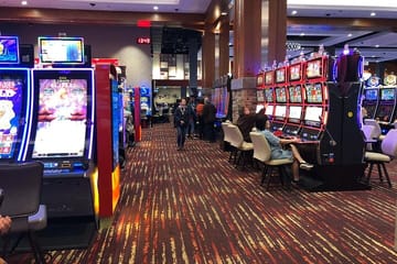 Vancouver Night Life and Casino Private Tour