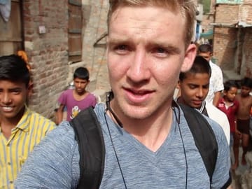 5-Hour Delhi Slum Private Tour