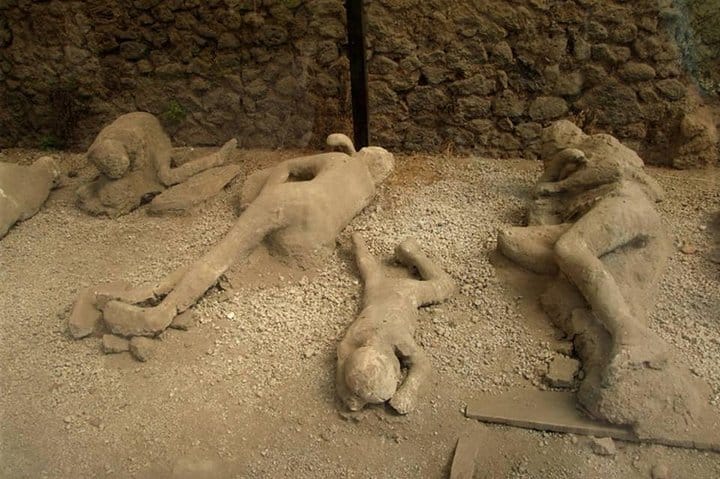 Pompeii & Vesuvius entrance fees included - Daily From Sorrento