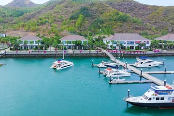 Yacht Sailing and Snorkeling Tour in Nha Trang, Vietnam