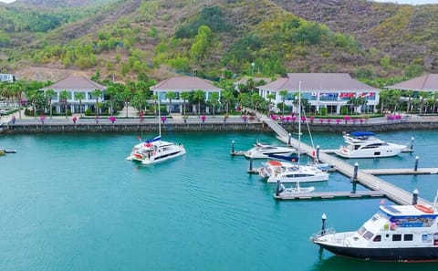 Yacht Sailing and Snorkeling Tour in Nha Trang, Vietnam