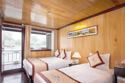 Bai Tu Long bay Boutique Cruise 2D/1N: Kayaking, swimming at pristine places