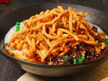 Tasting Local Gourmet Food in Chongqing