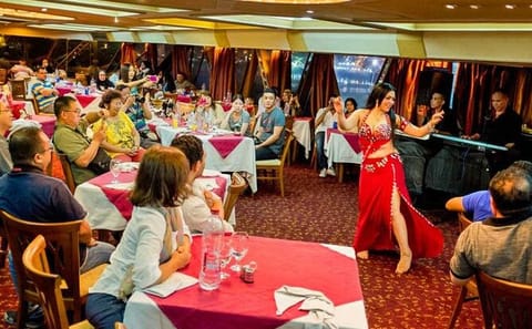 Private Tour of the Egyptian Museum and Nile Dinner Cruise