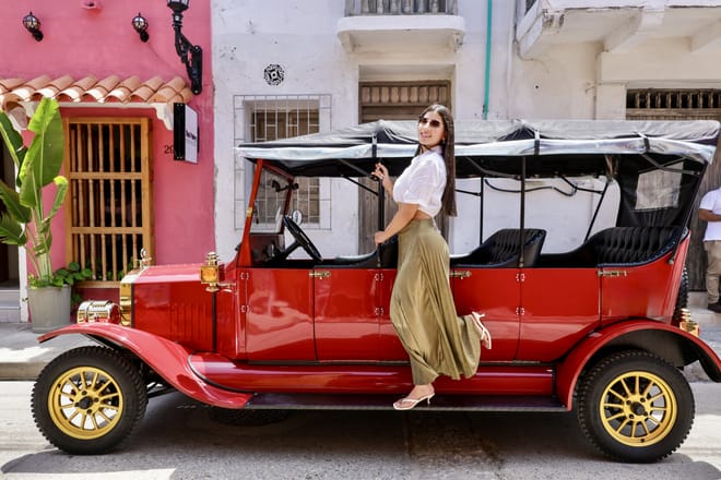 Rome Private VIP Vintage Car Tour: Luxury, Comfort & Prosecco (3h) 3