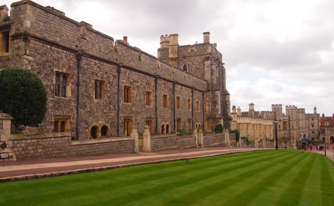 Day Trip from London to Windsor, Stonehenge and Bath