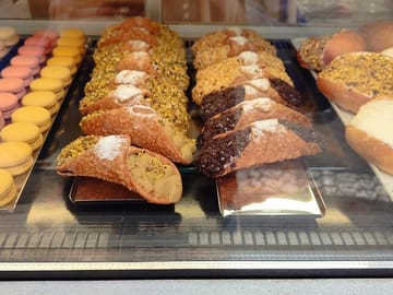 Rome Rione Monti Walking Food Tour with Market visit