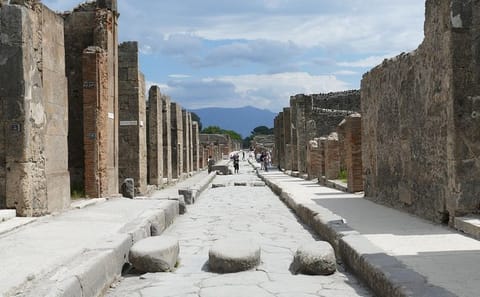Private Walking Tour of Historic Pompeii Ruins