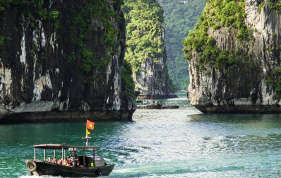 5 Days Majestic Ha Long Bay And Ha Noi Adventure
