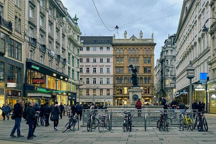 Full-Day Imperial Vienna Tour from Budapest with Hotel Pickup 7