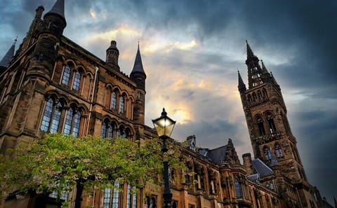 Glasgow City Highlights Day Tour from Edinburgh