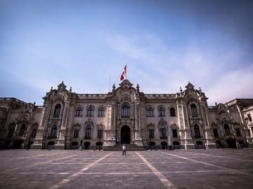 Walking Tour of Lima's Historic Landmarks and Catacombs