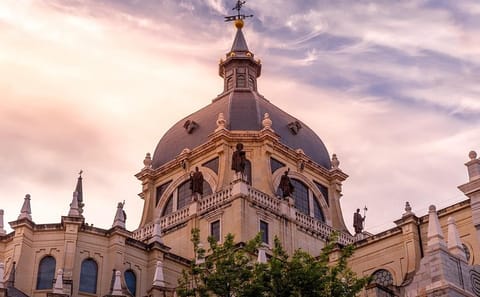 Cultural Bus Tour of Madrid's Art and Literary Heritage