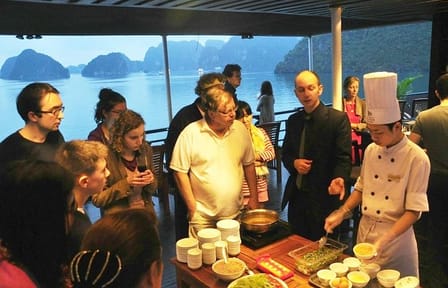 Halong Bay Luxury 2-Day Cruise with Kayaking and Island Visit