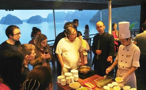 Halong Bay Luxury 2-Day Cruise with Kayaking and Island Visit