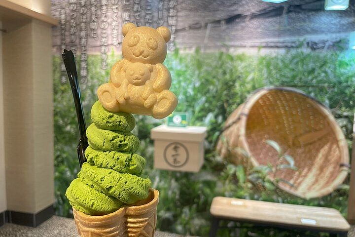 Japanese Traditional Sweets Tour in Asakusa