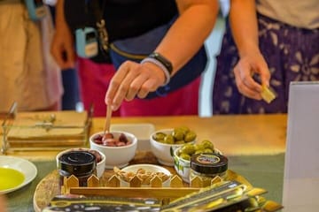 Private Olive Oil Tasting and Lunch Tour in Korakochori