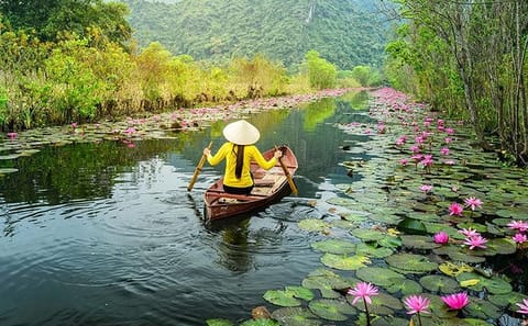 Day Trip to Perfume Pagoda from Hanoi with Guided Tour