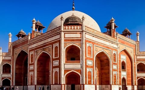 Full-Day Cultural City Tour of Delhi by Air-Conditioned Vehicle