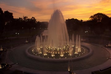 Evening Tour of Lima's Magic Water Circuit Fountains